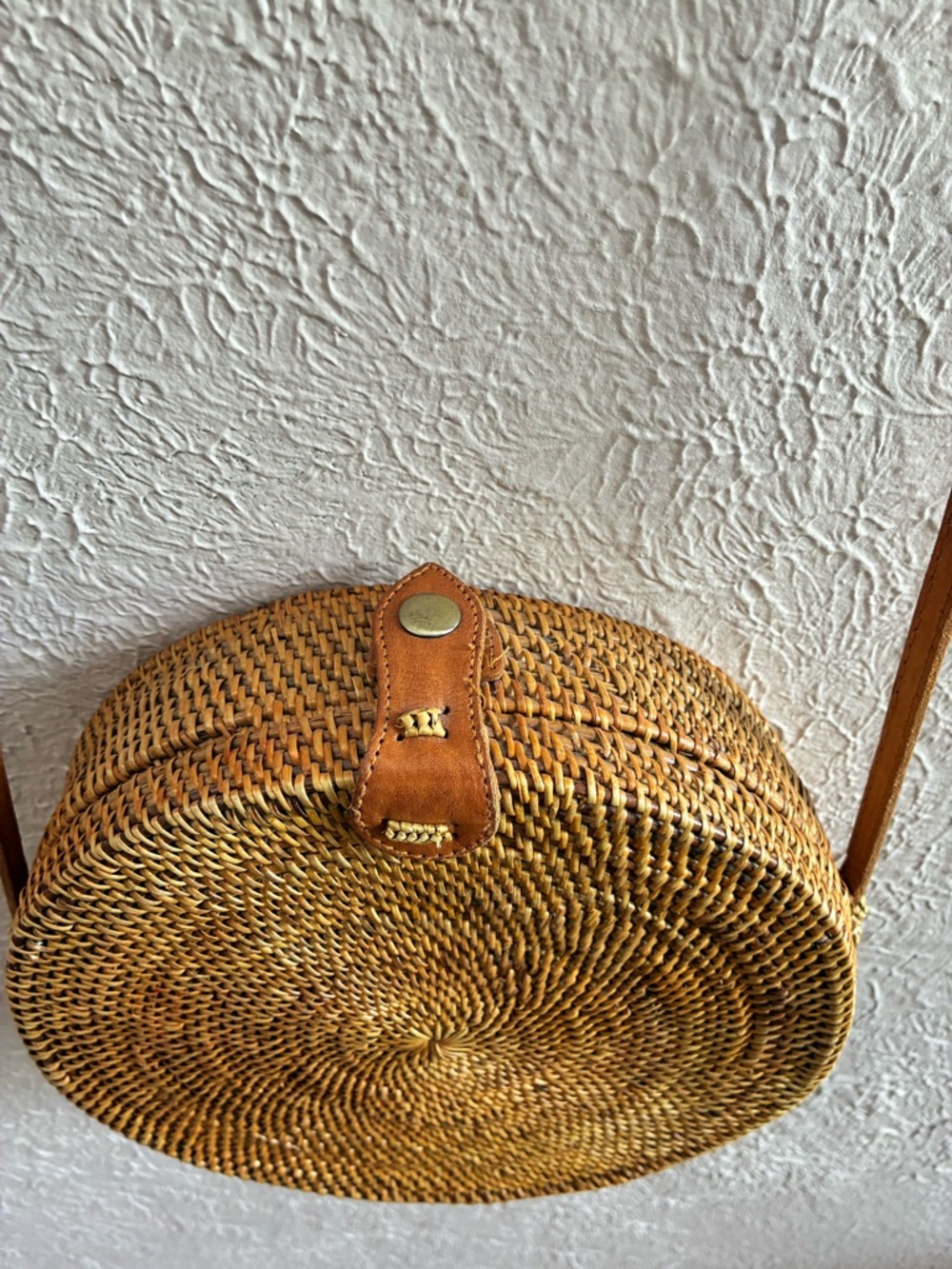 Bali Round Rafia Basket Rattan Purse - Picture 3 of 7